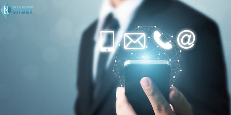 Liên hệ qua email
